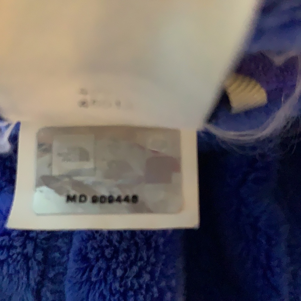 North Face Women’s Jacket.  Fluffy inside. Soft and cuddly. Size large. - Picture 7 of 9